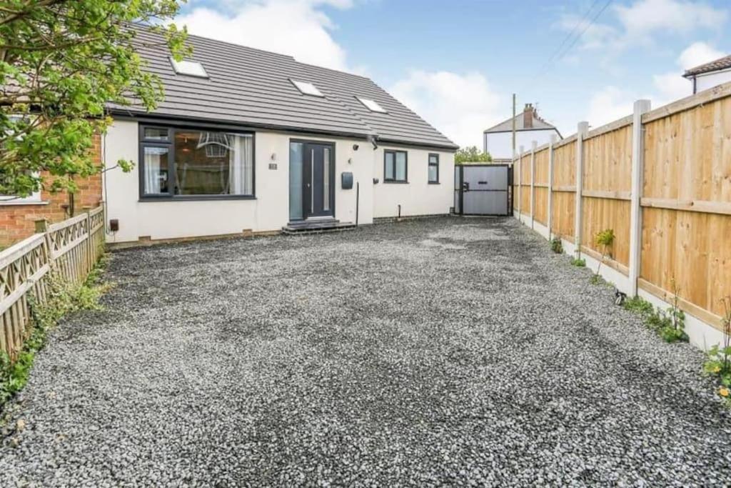 Modern Harrogate House Sleeps 10, Cinema Room & Hot Tub Luaran gambar